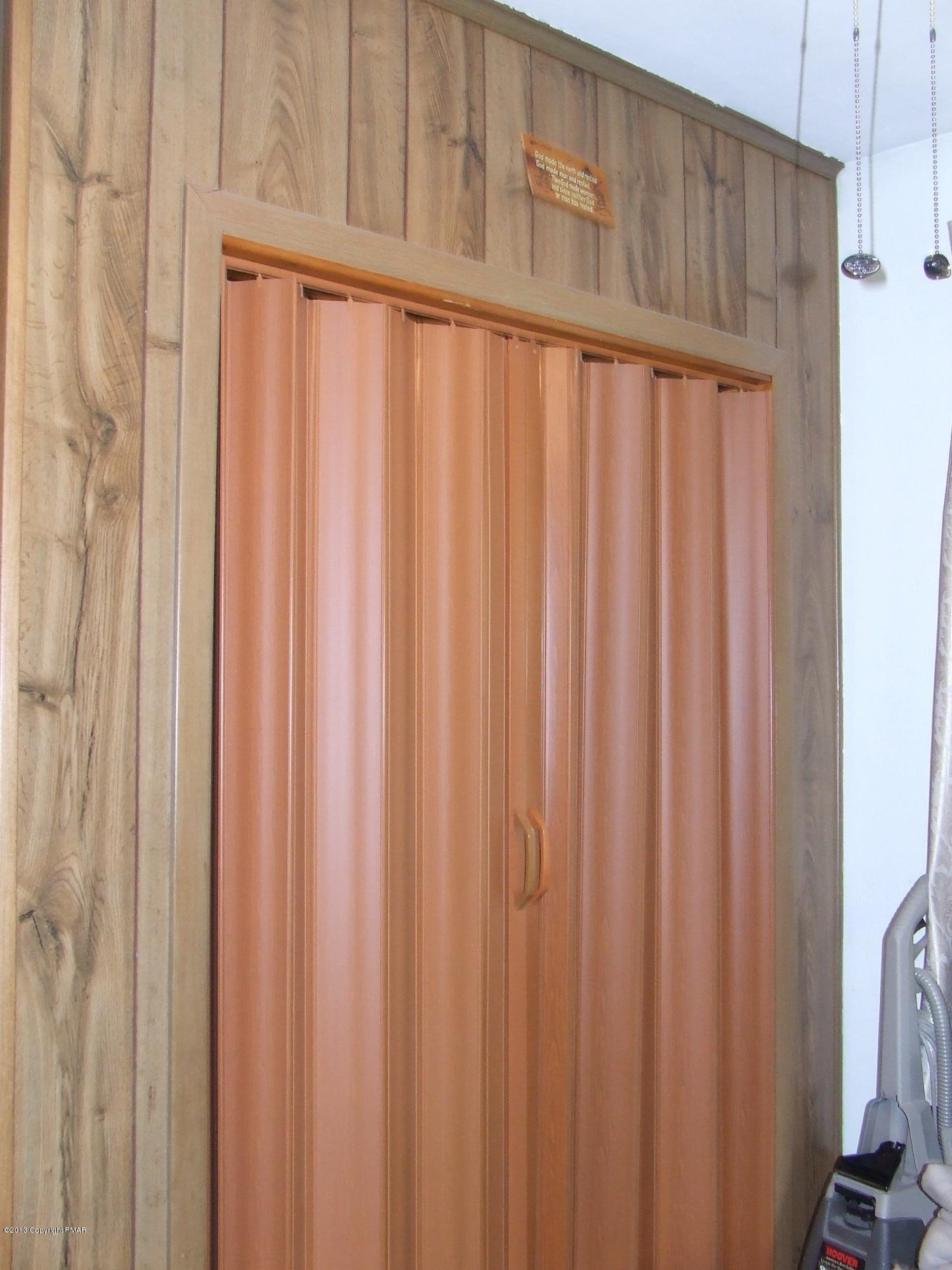 6023 Running Valley Road Stroudsburg, PA 18360 - Photo 35 of 39 a close up view of curtain