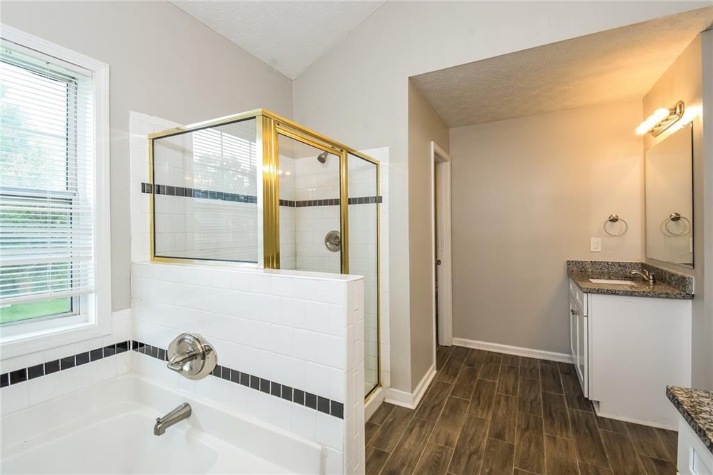 2760 Autumn Lake Lane Decatur, GA 30034 - Photo 12 of 27