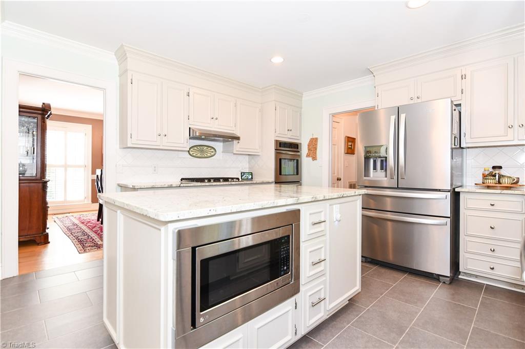 1602 Heathcliff Road High Point, NC 27262 - Photo 12 of 39 Gallery Image 12