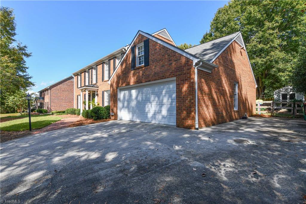 1602 Heathcliff Road High Point, NC 27262 - Photo 3 of 39 Gallery Image 3
