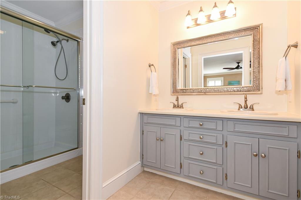 1602 Heathcliff Road High Point, NC 27262 - Photo 29 of 39 Gallery Image 29