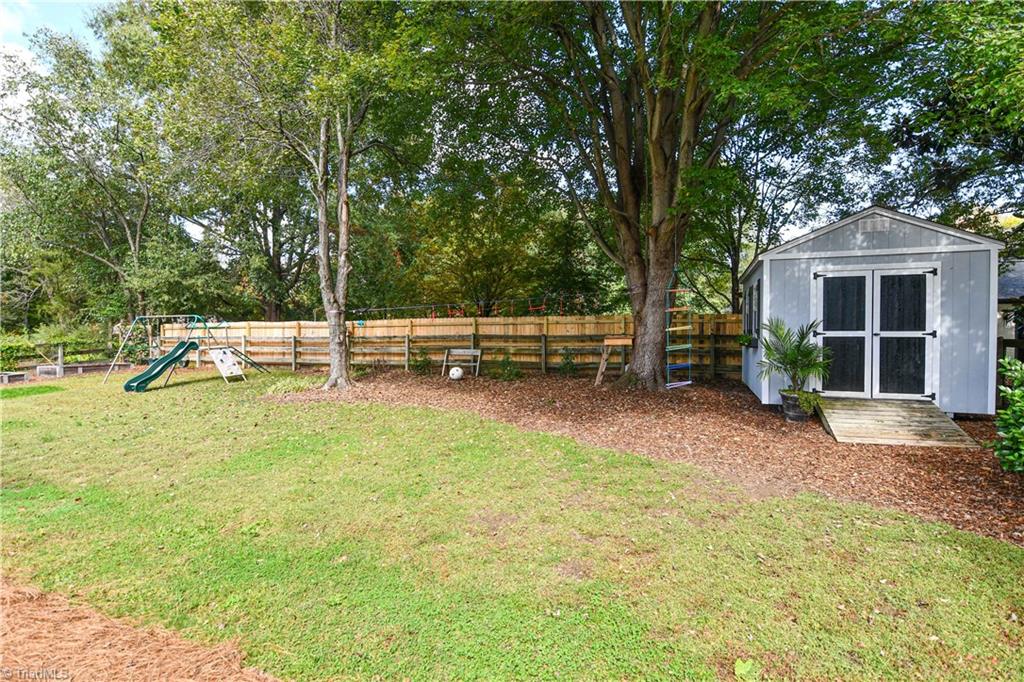 1602 Heathcliff Road High Point, NC 27262 - Photo 37 of 39 Gallery Image 37