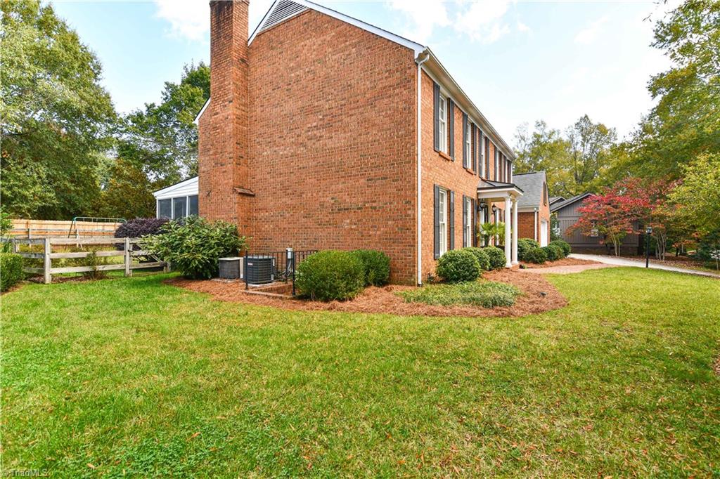 1602 Heathcliff Road High Point, NC 27262 - Photo 38 of 39 Gallery Image 38
