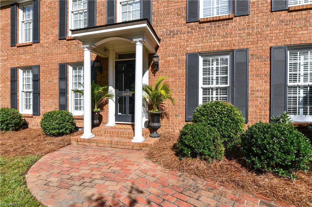 1602 Heathcliff Road High Point, NC 27262 - Photo 5 of 39 Gallery Image 5
