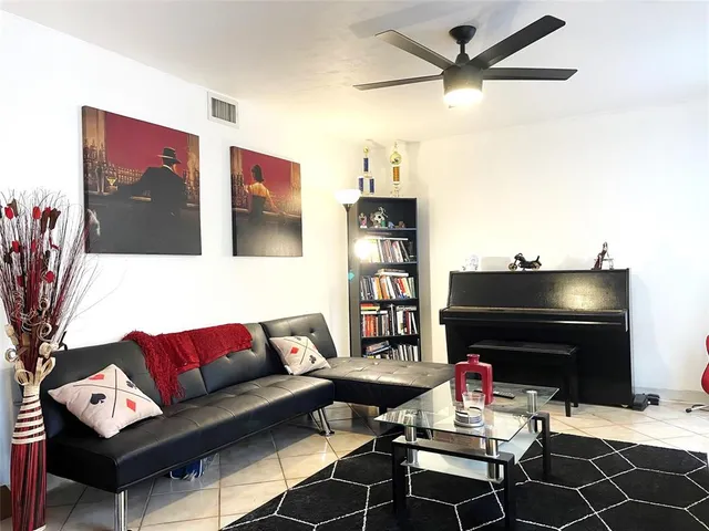 $290,000 | 42 Matador Lane, Unit 524, Davie, FL 33324