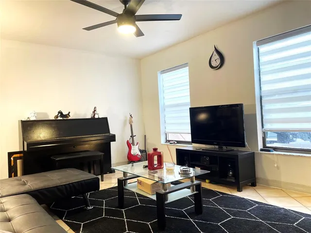 $290,000 | 42 Matador Lane, Unit 524, Davie, FL 33324