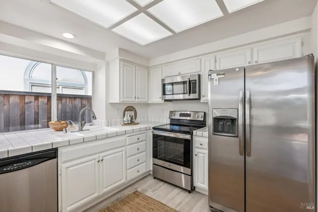 $725,000 | 160 Flametree Circle, Windsor, CA 95492