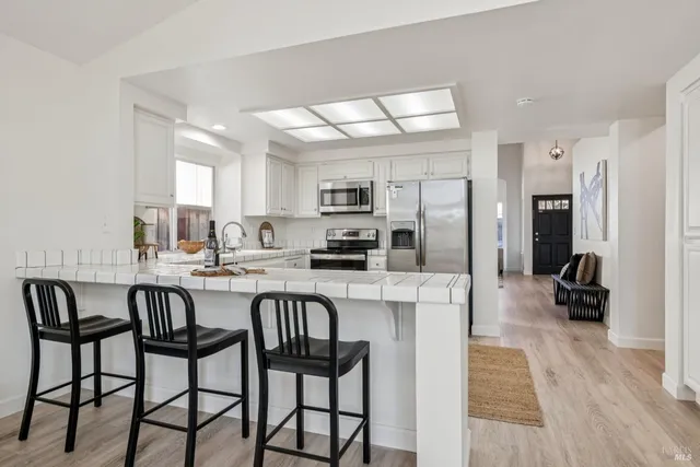 $725,000 | 160 Flametree Circle, Windsor, CA 95492