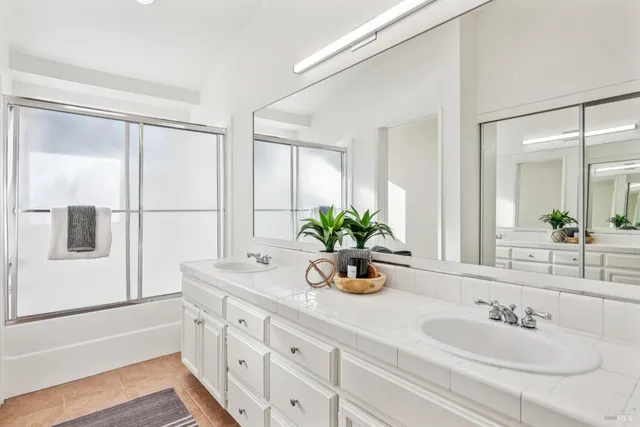 $725,000 | 160 Flametree Circle, Windsor, CA 95492