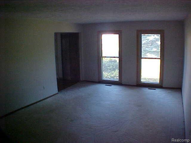 1910 Chelsea Court Rochester, MI 48306 - Photo 5 of 12 MVC-013S