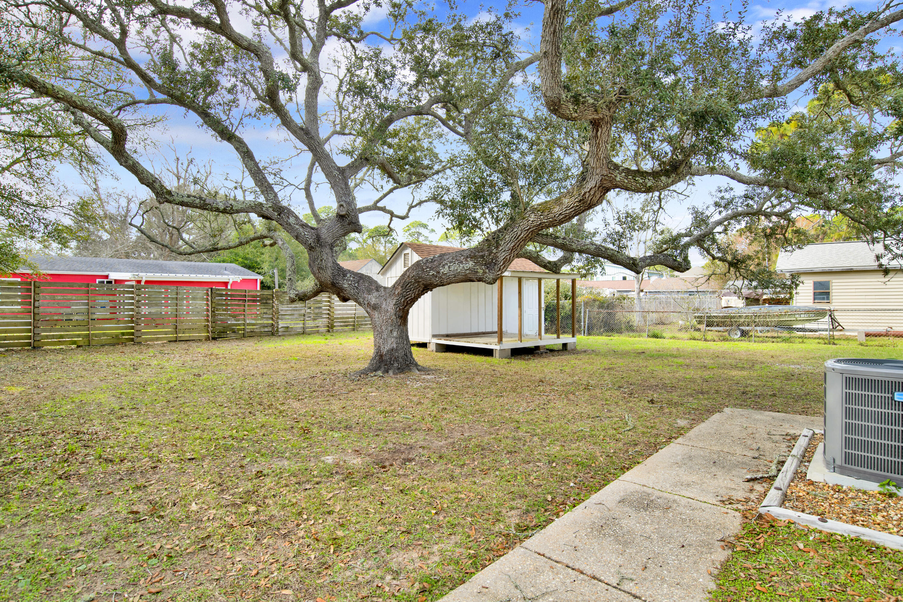 5621 Galvez Road Pensacola, FL 32507 - Photo 15 of 31