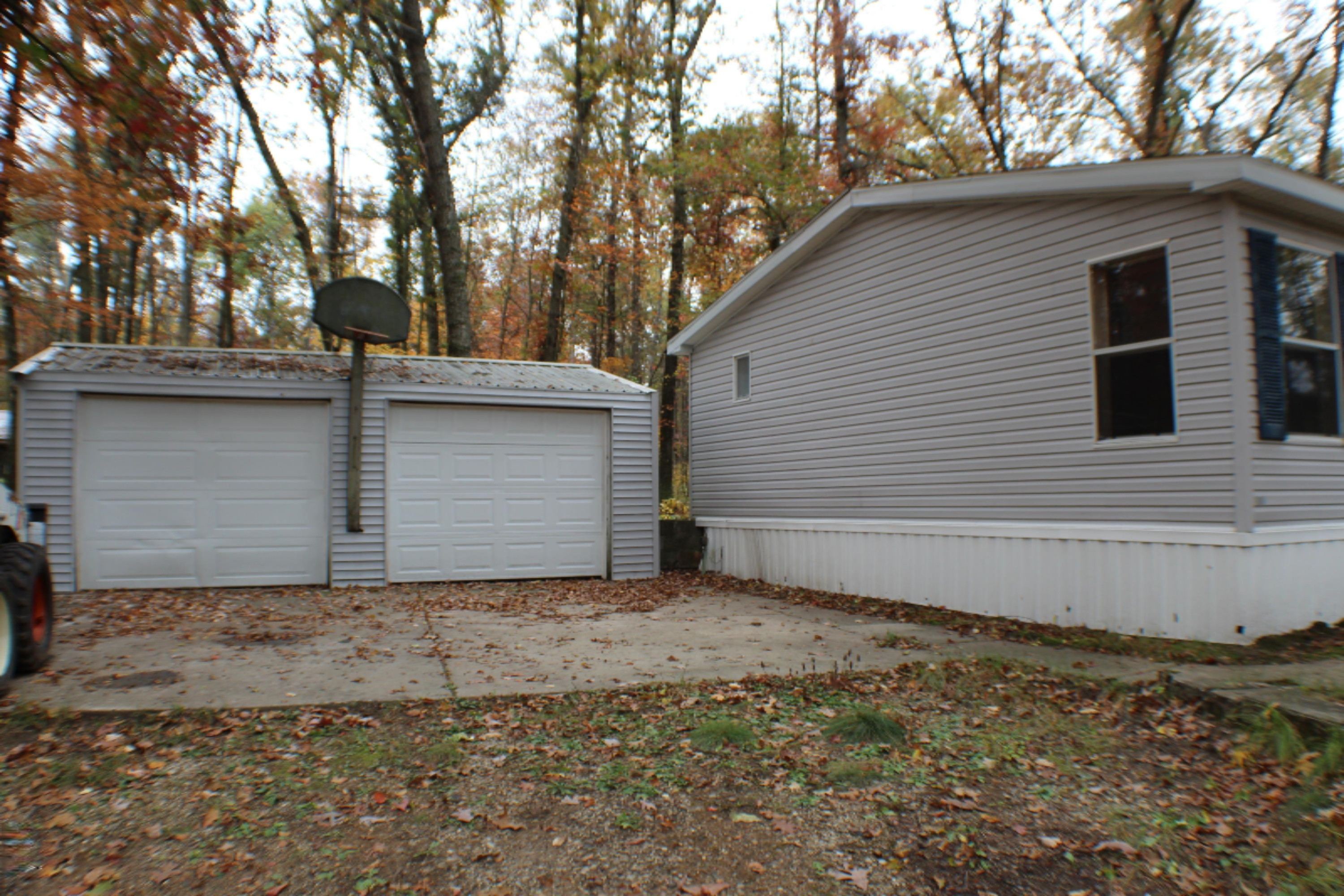 9988 West County Line Road Howard City, MI 49329 - Photo 3 of 42 IMG_1941
