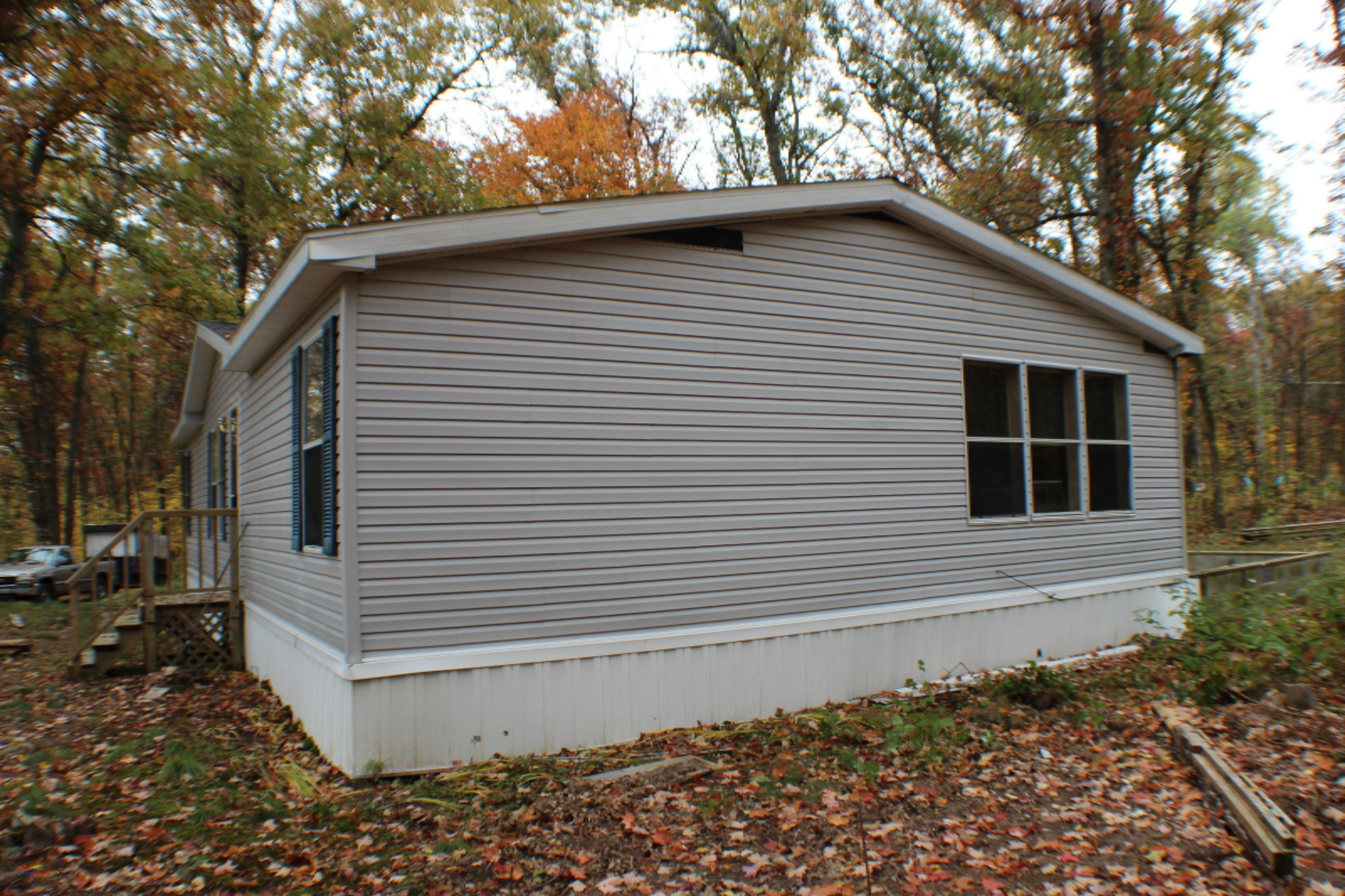 9988 West County Line Road Howard City, MI 49329 - Photo 5 of 42 IMG_1945