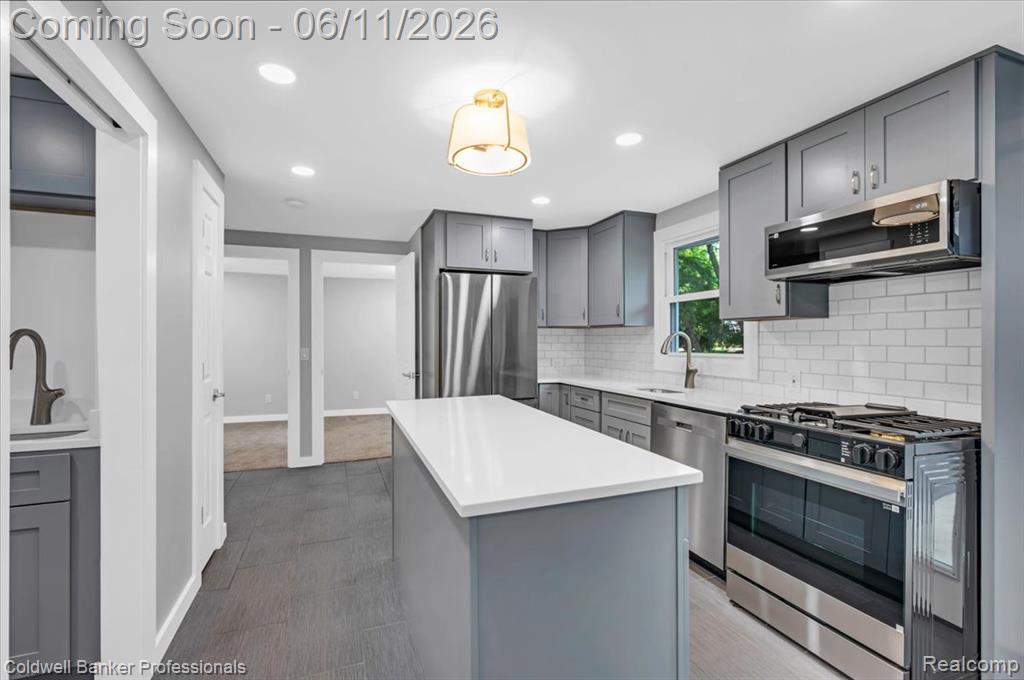 76107 Van Dyke Road Romeo, MI 48065 - Photo 14 of 42