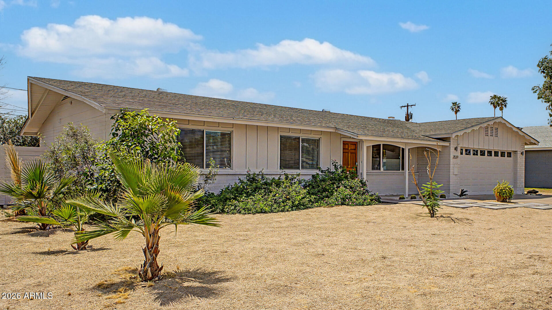 2839 East Shangri-La Road Phoenix, AZ 85028 - Photo 3 of 25 06-Shangri La
