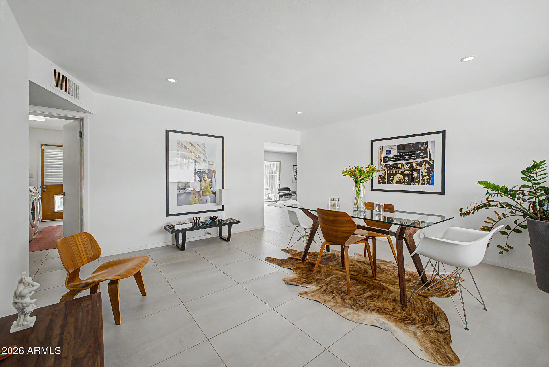 2839 East Shangri-La Road Phoenix, AZ 85028 - Photo 5 of 25 08-Shangri La