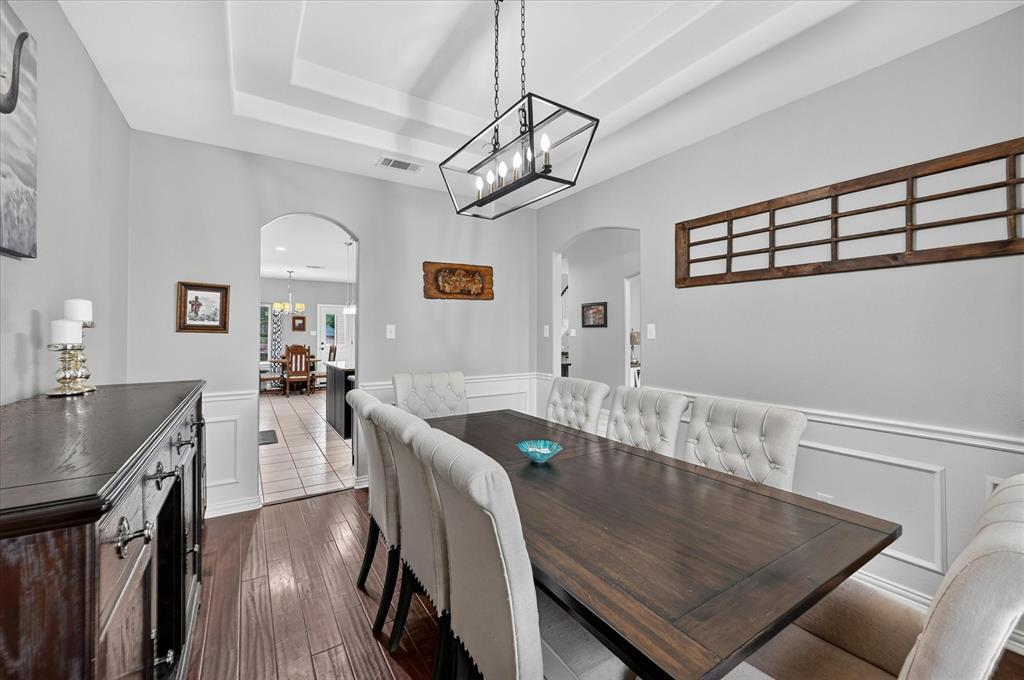 851 Bridle Path Burleson, TX 76028 - Photo 13 of 40