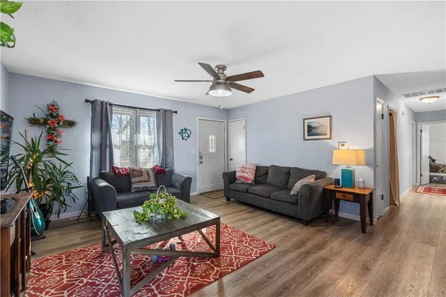 $149,900 | 18958 South 1491st Road, Nevada, MO 64772