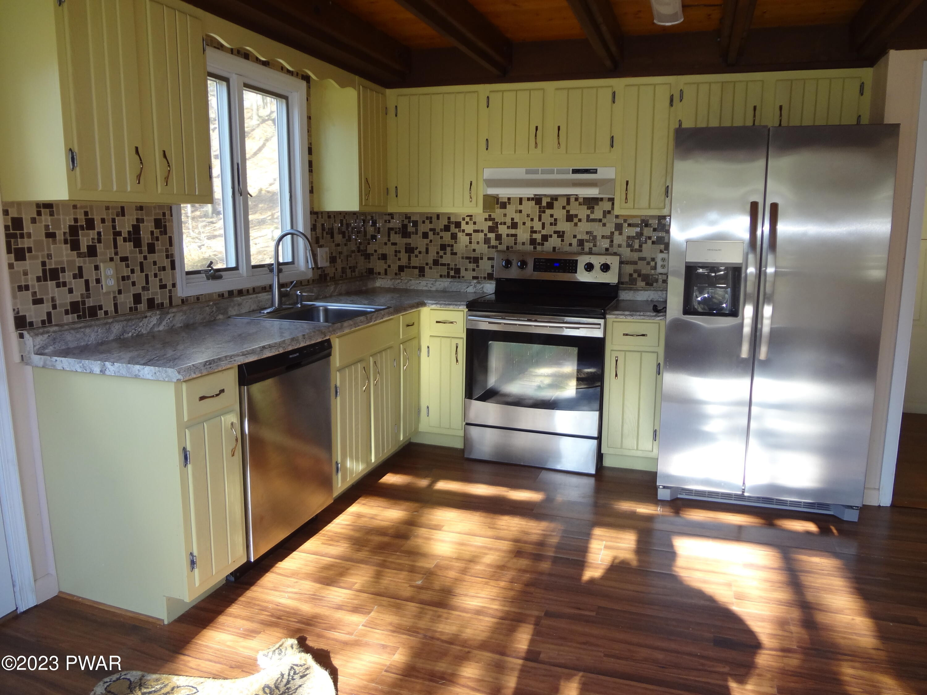 101 Cold Spring Lane Greentown, PA 18426 - Photo 4 of 43
