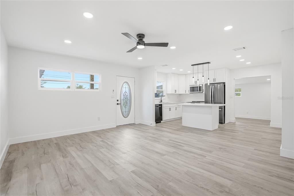 529 Firefly Lane Apollo Beach, FL 33572 - Photo 4 of 34