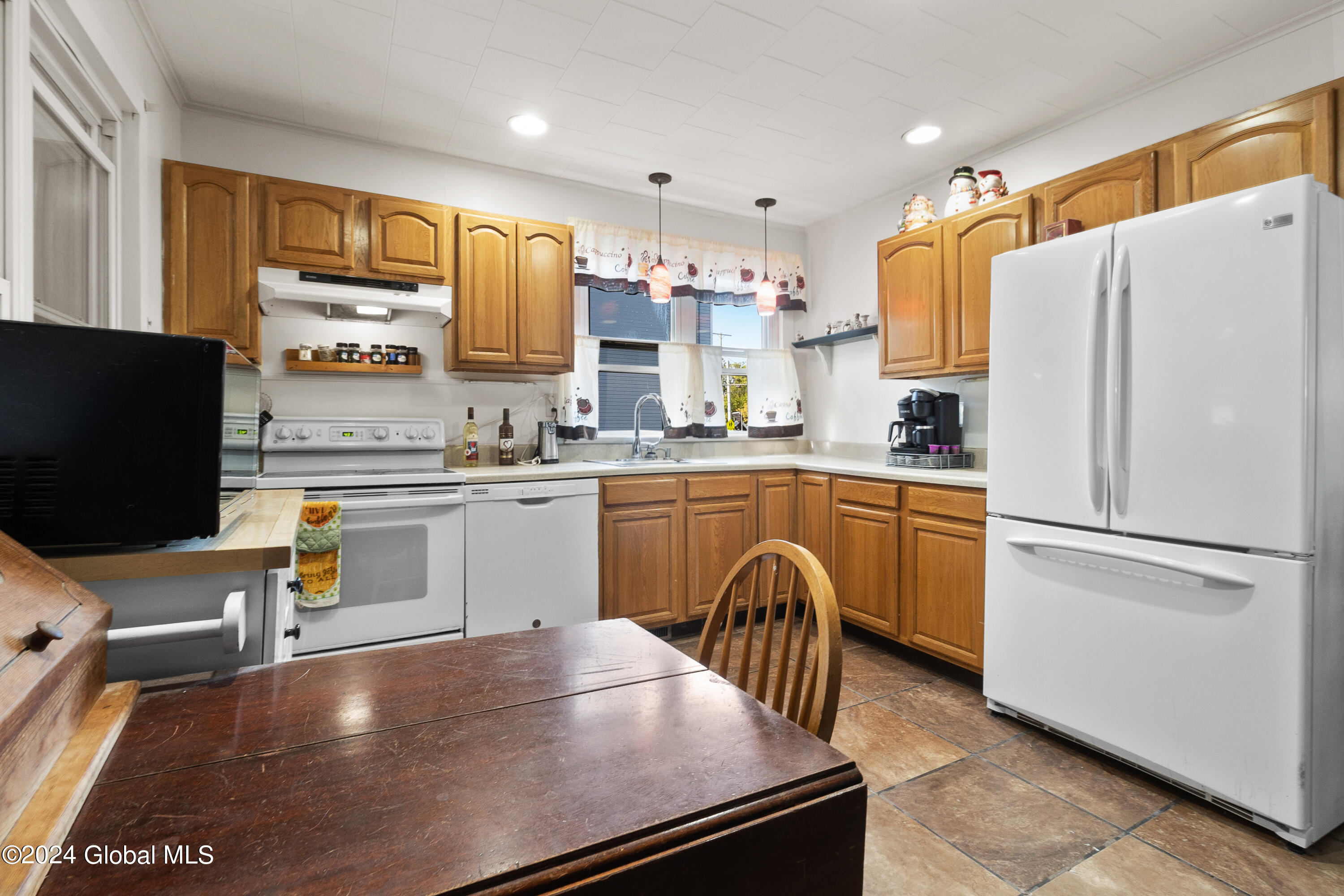 374 Sand Creek Road Colonie, NY 12205 - Photo 7 of 26 Kitchen