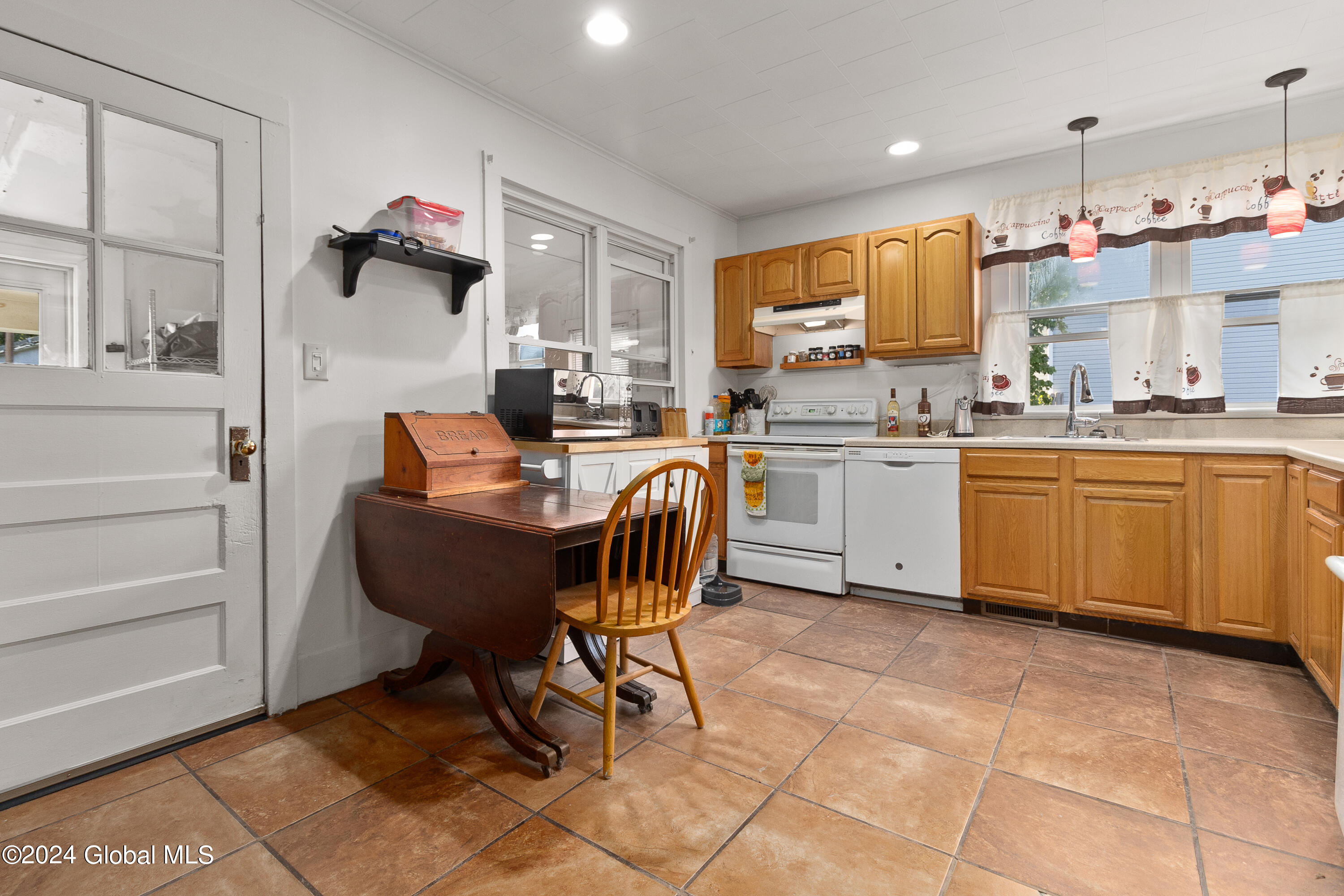 374 Sand Creek Road Colonie, NY 12205 - Photo 8 of 26 Kitchen