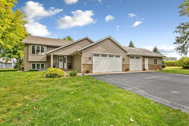 $429,000 | 95 Evergreen Court, Madison Lake, MN 56063