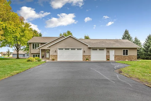 $429,000 | 95 Evergreen Court, Madison Lake, MN 56063