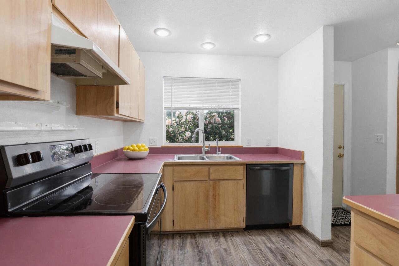467 Tulipan Way Talent, OR 97540 - Photo 8 of 27