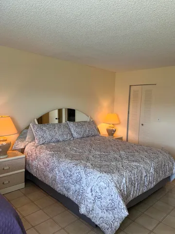 $1,975 | 504 Davis Road, Unit 95, Palm Springs, FL 33461