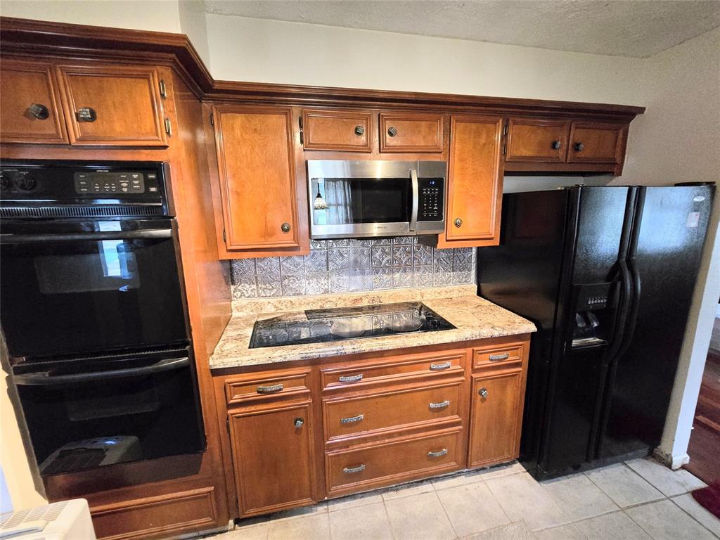 31 Clearview Point Blank, TX 77364 - Photo 11 of 33