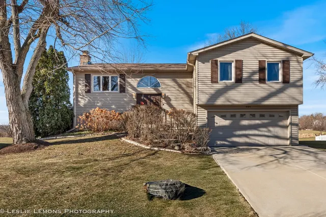 $449,000 | 409 North Ashbury Avenue, Bolingbrook, IL 60440