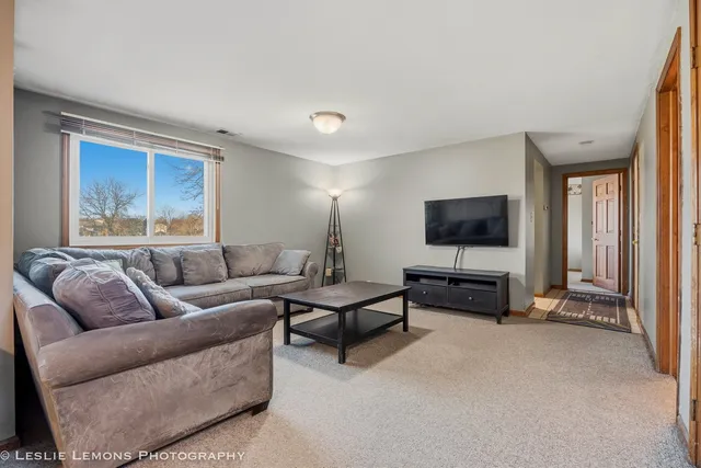 $449,000 | 409 North Ashbury Avenue, Bolingbrook, IL 60440