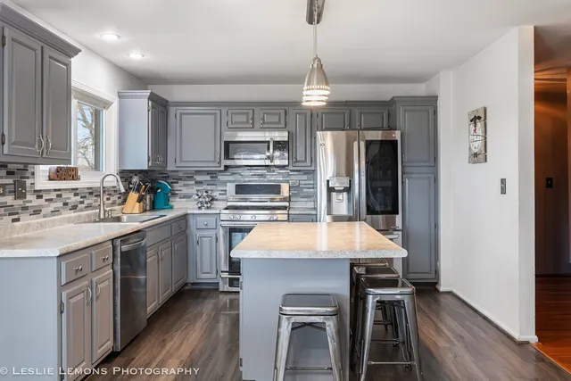 $449,000 | 409 North Ashbury Avenue, Bolingbrook, IL 60440