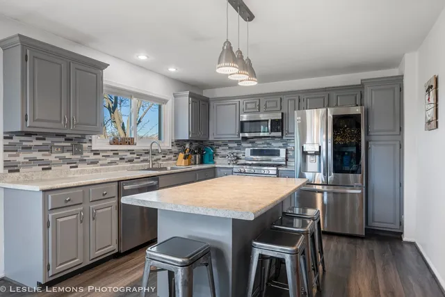 $449,000 | 409 North Ashbury Avenue, Bolingbrook, IL 60440