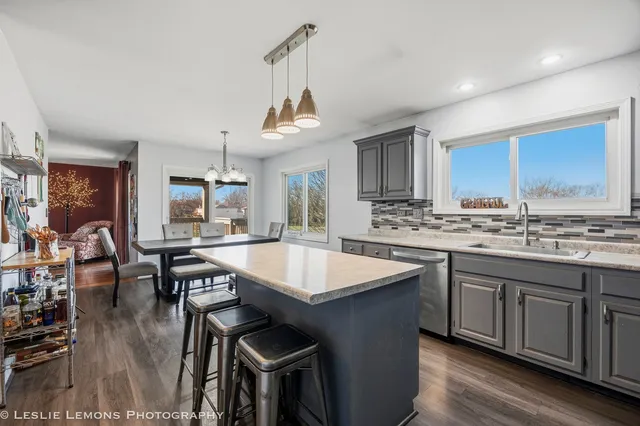 $449,000 | 409 North Ashbury Avenue, Bolingbrook, IL 60440