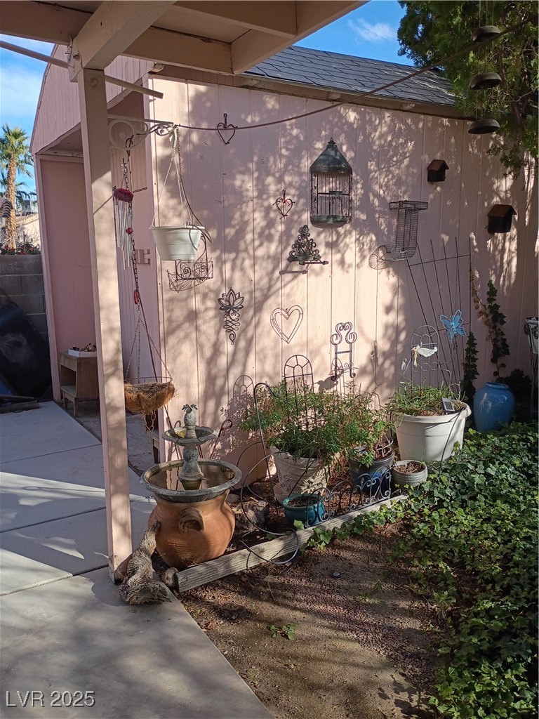 934 Derringer Lane Henderson, NV 89014 - Photo 22 of 49 sseparaat shed in rear yard
