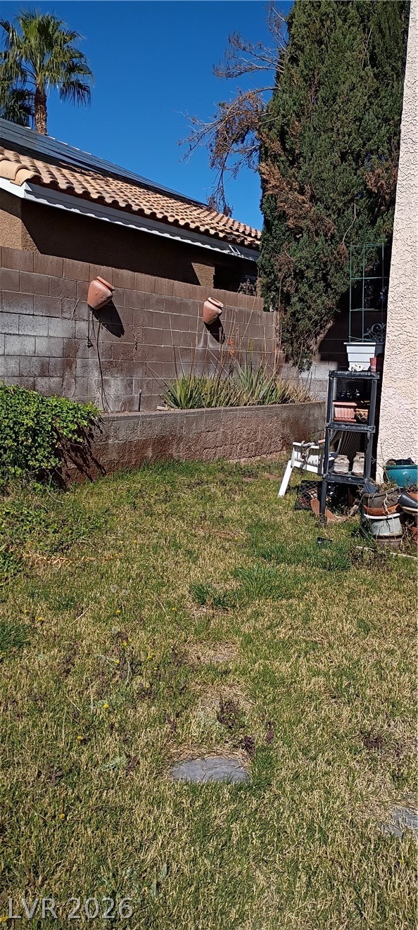 934 Derringer Lane Henderson, NV 89014 - Photo 26 of 49 View of rear yard