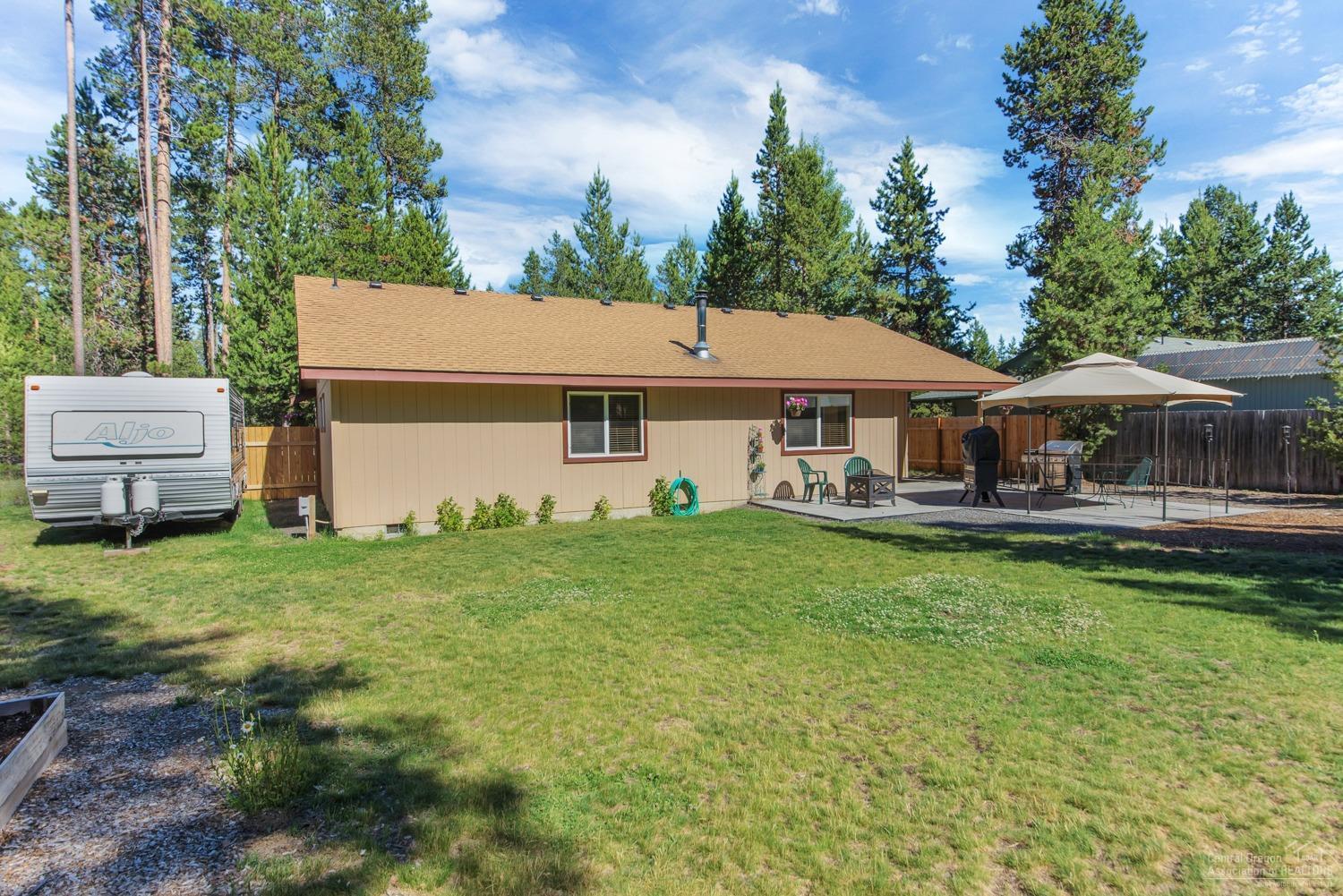 55613 Swan Road Bend, OR 97707 - Photo 19 of 25 Gallery Image 19