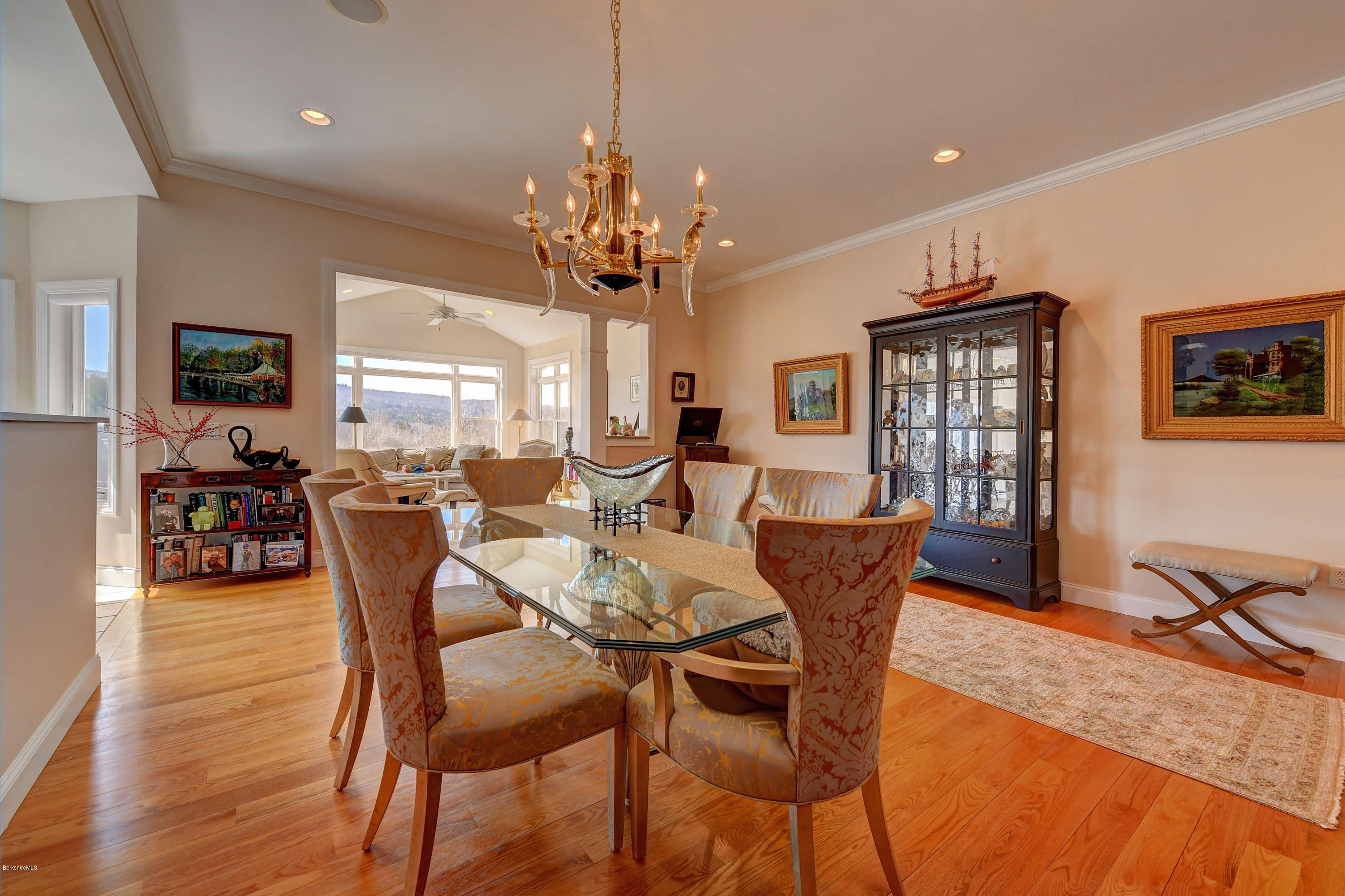 6-Dining Room