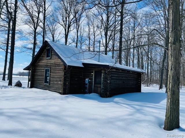 1701 Galbraith Line Road Yale, MI 48097 - Photo 3 of 18