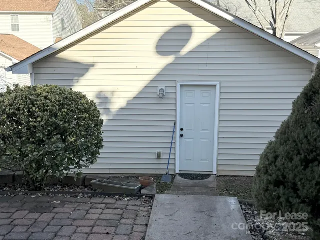 $2,100 | 11220 Suunto Lane, Cornelius, NC 28031