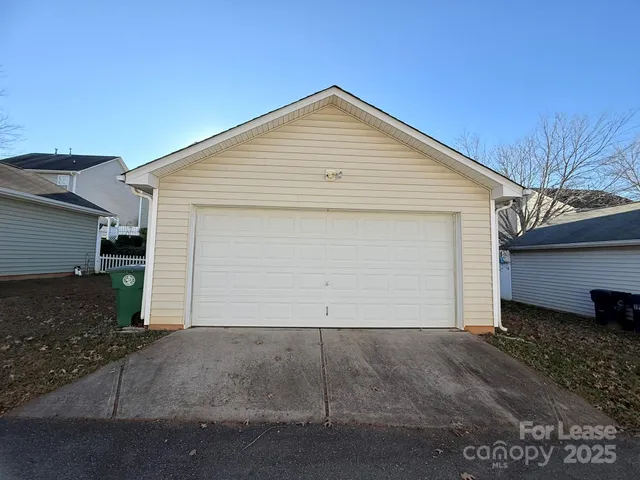 $2,100 | 11220 Suunto Lane, Cornelius, NC 28031