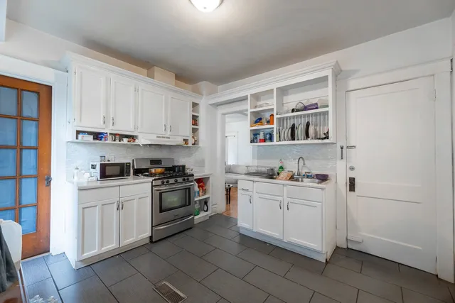 $245,000 | 800 West Park Avenue, Joliet, IL 60436