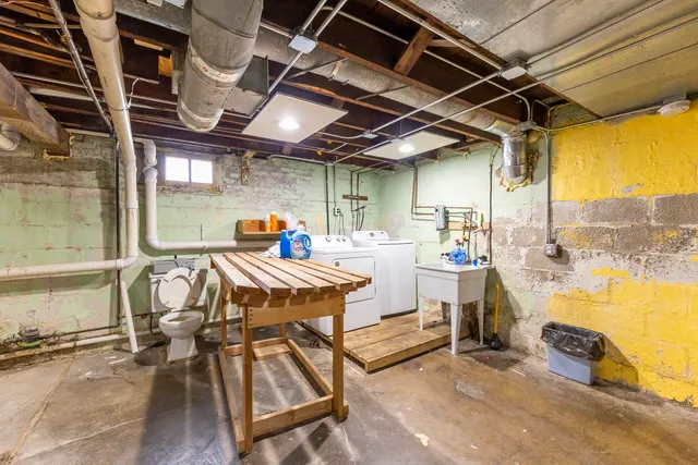 $245,000 | 800 West Park Avenue, Joliet, IL 60436