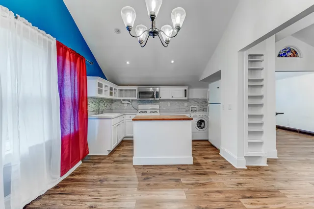 $245,000 | 800 West Park Avenue, Joliet, IL 60436