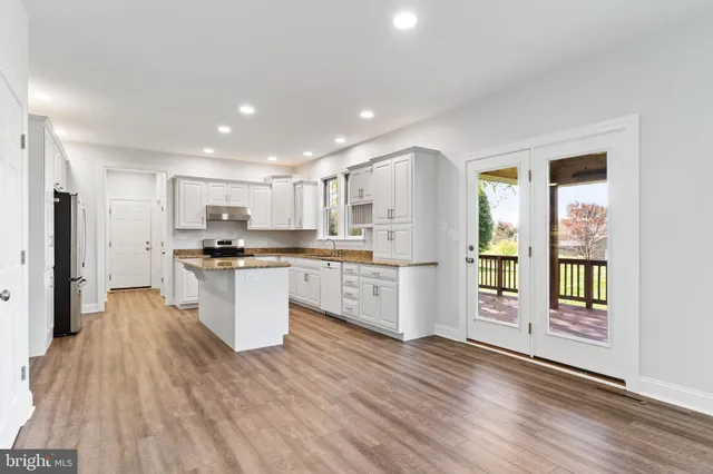 $654,900 | 19 Sandy Bottom Road, Carlisle, PA 17015