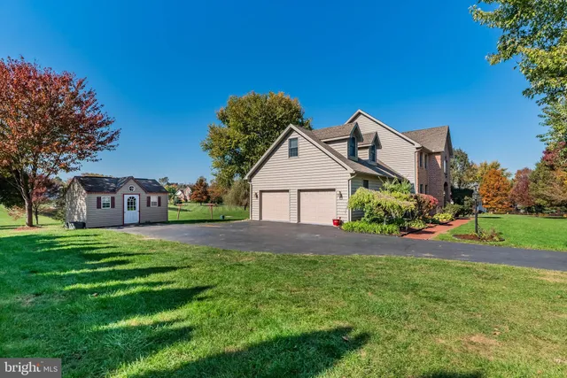 $654,900 | 19 Sandy Bottom Road, Carlisle, PA 17015