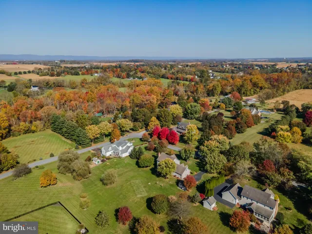 $654,900 | 19 Sandy Bottom Road, Carlisle, PA 17015