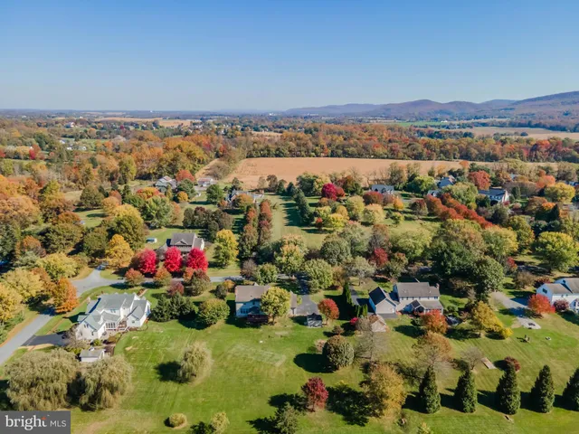 $654,900 | 19 Sandy Bottom Road, Carlisle, PA 17015